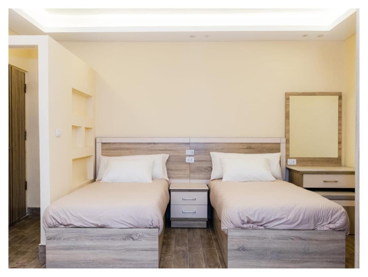 Hassan Pyramids Hotel Kafret el-Gabal Eksteriør billede